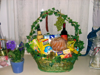 Schöner Geschenkkorb zum Jubiläum