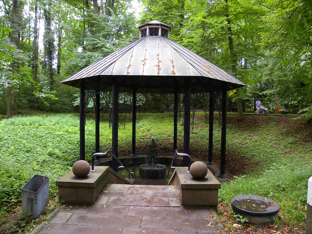 Der Schwefelbrunnen in Bad Weilbach