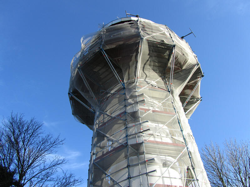 Der Aussichtsturm auf dem Melibokus