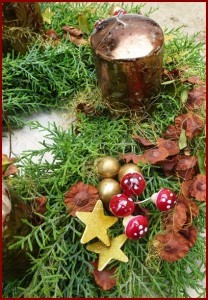 Adventskranz mit Pilzen im Details